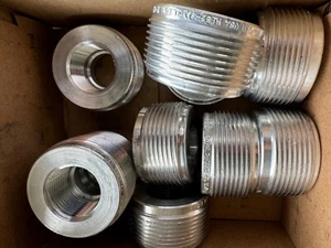 Lot of 150 Crouse-Hinds RE52 SA Conduit Hub Reducers 1-1/2in To 3/4in…NOS!! - Picture 1 of 4