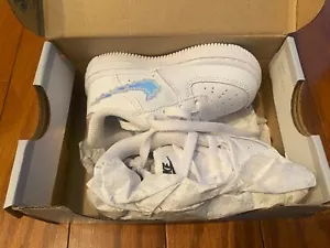 NEW!! Size 5C Girl Toddler Nike Air Force 1 LV8 Digital Swoosh White CW1582-100 - Picture 1 of 9