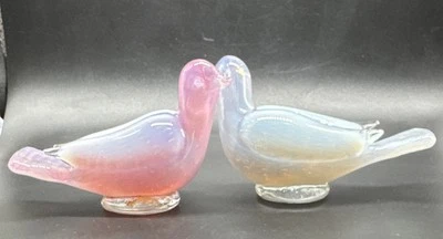 Fratelli Toso Murano Alabastro Glass Dove Pair Of MCM Pulegoso Glass Birds - Image 1 of 4