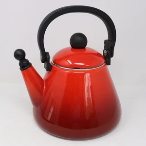 LE CREUSET Classic Whistling Kettle Tea Pot 1.7 Quart Cerise Red Enamel - Picture 1 of 5