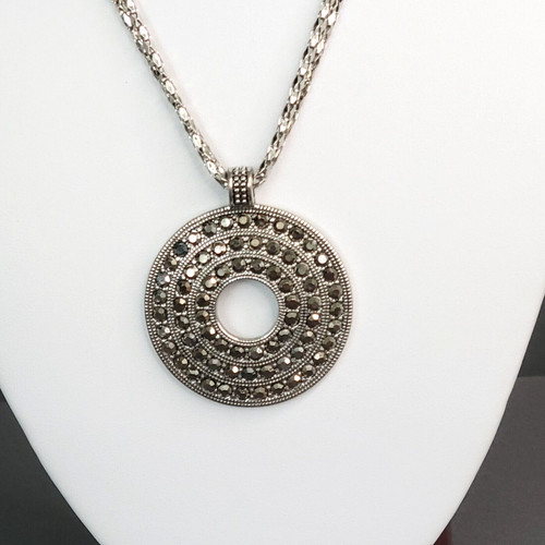 VETEMENTS Collana moda marcasite ciondolo tondo catena doppio filo tono argento 16 in