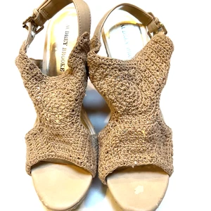 AUDREY BROOKE ~Size 11 Crocheted ~ 4.75" Cork Wedge Sandal Platform NWOB - Picture 1 of 8