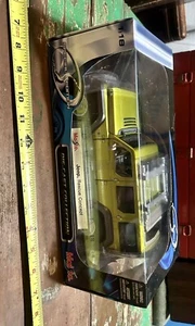 Vintage MAISTO 1/18 SPECIAL EDITION Green JEEP RESCUE CONCEPT Die Cast - Picture 1 of 5