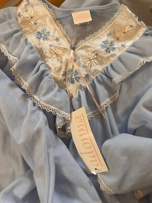 Camisón Largo Vintage Adonna Talla S Polvo Suave Azul Blanco Emb Flores Volantes Foto 1 de 4