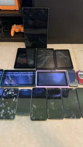 Lot of 30 Cracked Phone & Tablets for Parts - Photo 1/3