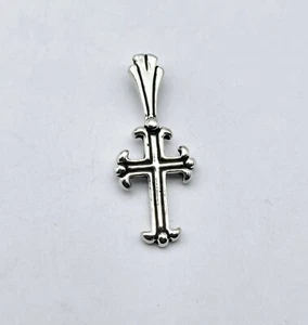 Vintage Sterling Silver Petite Cross Christian Charm or Pendant - 1.0g - Picture 1 of 3