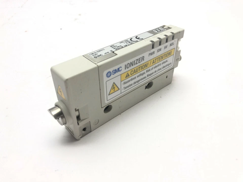 Bico ionizador SMC IZN10-02P07Z-X367 tipo 24VDC 80mA 2.5kVAC 0.7MPa - Imagem 1 de 3