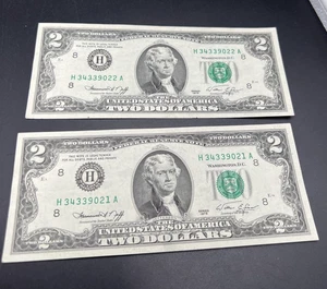 2 Consecutive 1976 $2 Two Dollar FRN Federal Reserve Notes VF Circ #21 - Picture 1 of 11