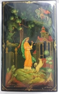 Med russische Lackschatulle 5 x 3 Zoll x 1 1/2 Zoll Märchenmotiv am unteren Rand signiert - Bild 1 von 5
