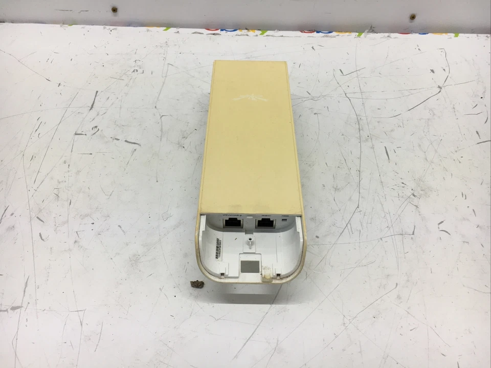 Ubiquiti Nanostation NSM5 2.4GHz NSM5 13dBi  NO COVER - Image 1 of 4