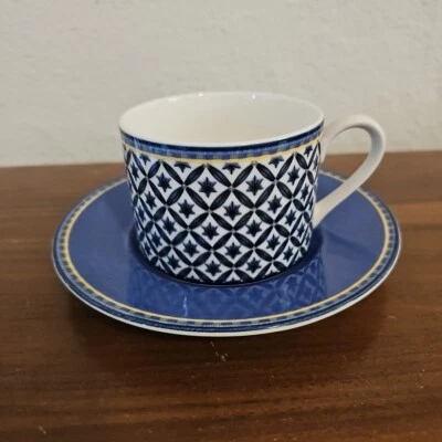 Victoria & Beale Williamsburg Casual 9026 Juego de tazas y platillos de té de café azul blanco Foto 1 de 4