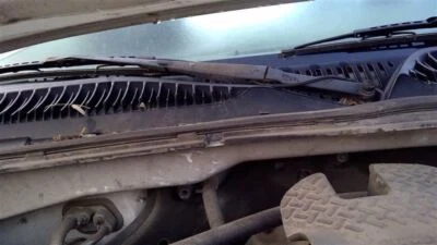 Brazo limpiaparabrisas pasajero derecho Chevrolet Silverado 2500 HD cabina regular 2002 435219 Foto 1 de 4