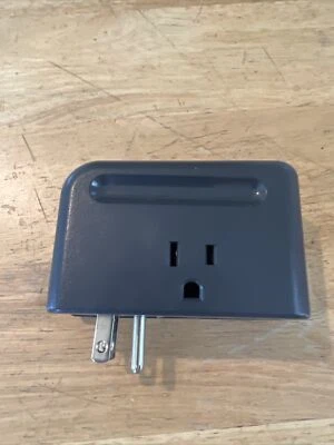 Travel Surge Protector New Belkin Model F9H220-TVL-DL P57880 - Image 1 of 3