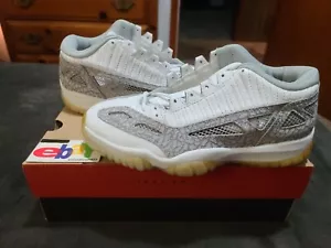 NIKE AIR JORDAN 11 BASSO I.E. OG 1996 BIANCO/GRIGIO CHIARO - COBALTO 130270 101 - Foto 1 di 18