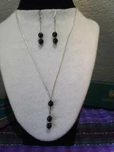 Genuine Guatemalan Jadeite Jade necklace and earrings set - Picture 1 of 5