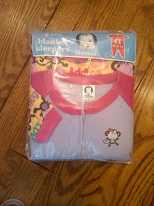 NUEVO CON ETIQUETAS 2 NIÑAS PEQUEÑAS GERBER MANTA POLAR DURMIENTES MONOS MORADOS Y AMARILLOS 4T   - Imagen 1 de 1