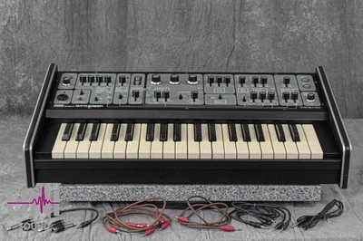 Roland System 100 Model 101 37 key Synthesizer in Very Good Condition - Image 1 of 4