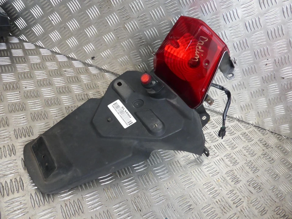 DAELIM S1 125 2012  REAR LIGHT & NUMBERPLATE  TRIM — 第 1/3 张图片