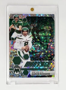 COMO NUEVO SIN HUDDLE DISCO PRIZM 2023 Mosaico Montaje Aaron Rodgers #M-19 NEW YORK JETS - Imagen 1 de 2