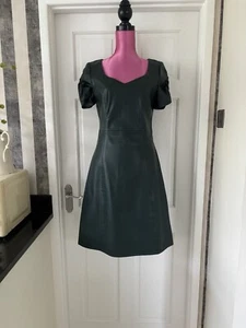 🩶SOSANDAR .. fabelhaftes dunkelgrünes Kurzarm Kunstleder Kleid Gr. 10🩶 - Bild 1 von 8