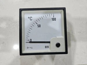 Medidor de panel DEIF DQ96-X para temperatura 0...100 grados C - Imagen 1 de 6