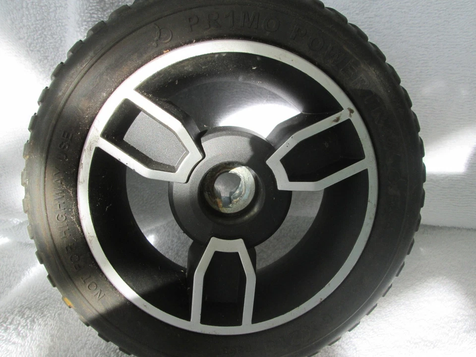 8.66 X 2.5 Rear Wheel for Zero Turn 8 # 2887 - Image 1 of 3