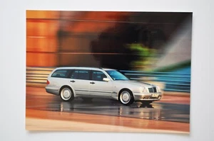 Foto de prensa de coche - Mercedes-Benz E 55 E55 AMG T 1997 - metálico - vista lateral - Imagen 1 de 1