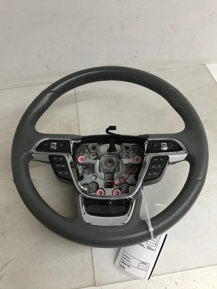 VOLANTE DE NAVEGADOR LINCOLN 2018-2021 COM INTERRUPTORES DE CONTROLE COM COURO TÉRMICO - Imagem 1 de 4