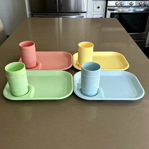 Vintage 1960s Rubbermaid Melamine Hostess Set Plates & Cups 8pc Retro Picnic - Picture 1 of 9