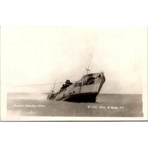 Foto antigua vintage de naufragio postal RPPC siete minutos después - Imagen 1 de 2