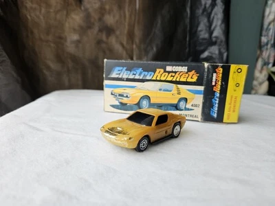 Corgi Electro Rockets No 4002 Alfa Romeo Montreal - Image 1 of 4