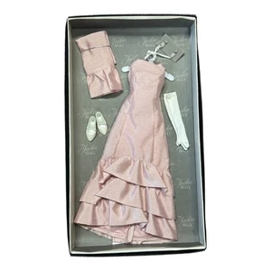 Bambole - The Jackie Doll Accessories di Franklin come nuovo abito rosa cena ambasciata - Foto 1 di 1