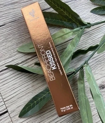 Younique Beachfront Kissed 液体眼影水晶 COVE (玫瑰金) — 第 1/4 张图片