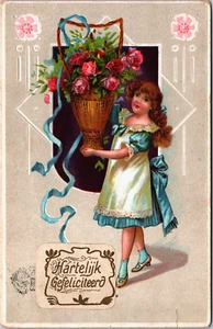 Happy Birthday schönes Mädchen mit Absätzen & Rosen geprägt Vintage Postkarte B177 - Bild 1 von 2