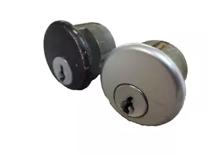 COPPIA CILINDRI SERRATURA MORTISE PRESSOFUSO USATO SENZA CHIAVI LOCKSPORT - Foto 1 di 4
