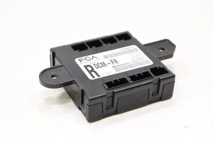 Chrysler Pacifica 2021 módulo de control de puerta del pasajero delantero derecho OEM 68496462AB - Imagen 1 de 12