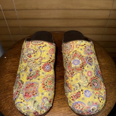 Sanita Nurse Clogs Multicolor Embroidered Floral Womens Shoes Size 39 US 8 - Image 1 of 4