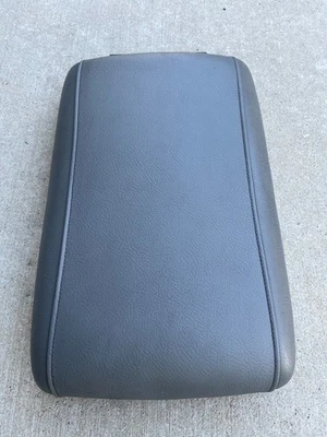 2003-2006 Ford Expedition console central apoio de braço tampa capa couro cinza fabricante de equipamento original - Imagem 1 de 4