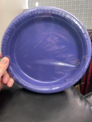Platos de plástico púrpura de 9" 20 por paquete vajilla decoraciones y suministros de fiesta ¡Nuevo! Foto 1 de 2