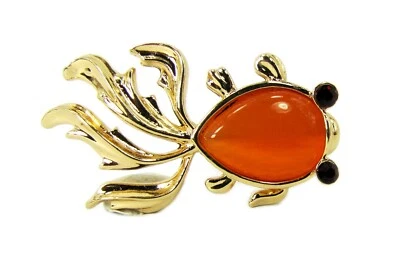 Cute Fish Pin Brooch with Red Crystal Eyes and Orange Cat Eye Stone Back- NEW Foto 1 de 3