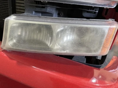 FARO DELANTERO IZQUIERDO CHEVROLET SILVERADO 2500 PICKUP 2003-2006 PARK INTERMITENTE Foto 1 de 4