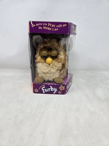 Vintage 1998 Tiger Furby hellbraune und braune Giraffe grüne Augen 70-800 **NICHT FUNKTIONSFÄHIG** - Bild 1 von 16