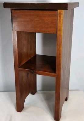 Mesita de noche cuadrada estilo misión vintage de roble con un cajón 23,5 Hx11,5 W Foto 1 de 4