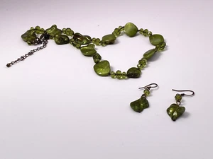 Vintage M&S Necklace and Earring Set Green Glass Animal Design - Picture 1 of 11