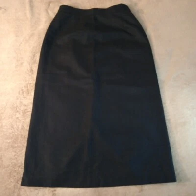 Women's Size 10 Black Wool Skirt With Slit  Lined Pockets Zipper And Button - Image 1 of 4