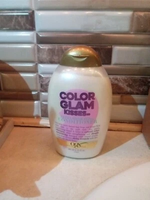 OGX Color Glam Kisses Ultra Hydrating Conditioner 385 Ml 13 Fl Oz Discontinued - Image 1 of 2