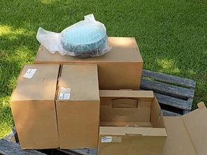 Kiste mit 3 NOS 12" grünen LED Ampelgläsern - Bild 1 von 3