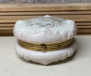 Lovely Antique WAVECREST Dresser Powder Box w/Liner Cupids Ribbons Signed - Picture 1 of 7