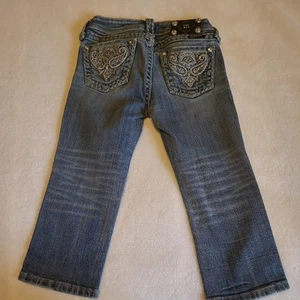 Girls size 10 Miss Me Capri Jeans - Picture 1 of 12