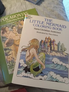 2 Dover Story Coloring Books - Bild 1 von 9